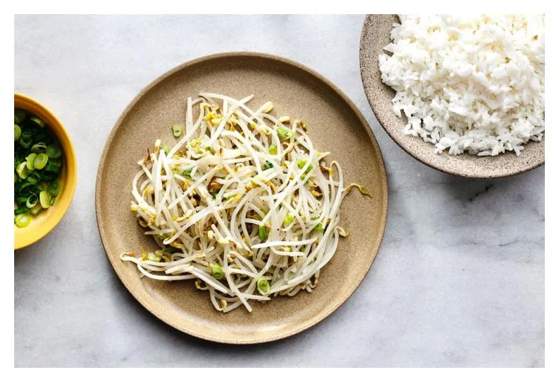 Cooked Drained Mung Bean Sprouts